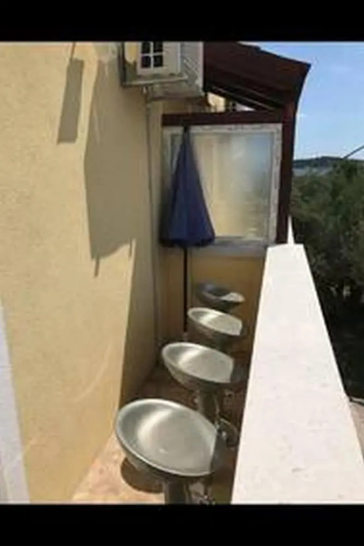 Apartments Lacmanovic