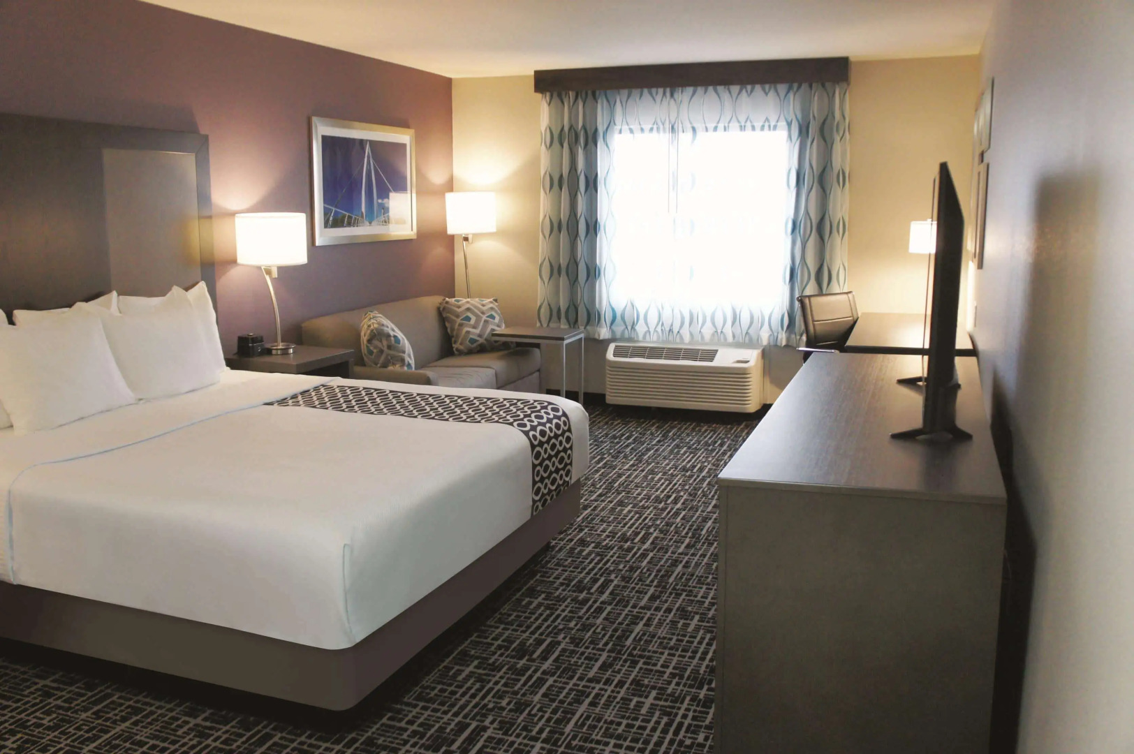 La Quinta Inn & Suites by Wyndham Wichita Airport