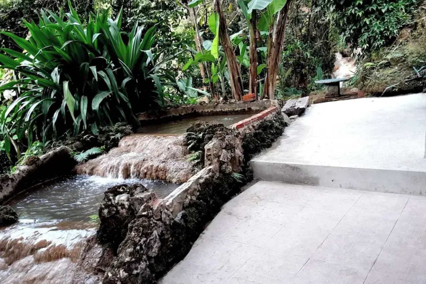 The Cascade - Mae Taeng Waterfall Bungalows