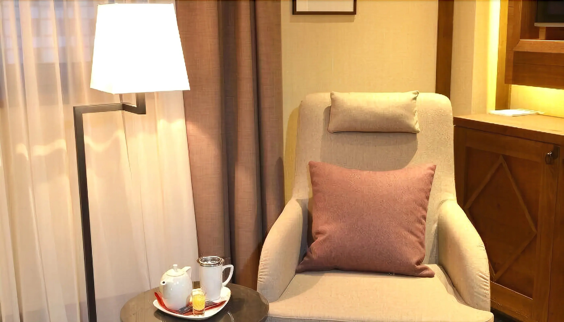 Отель Grey Family Hotel