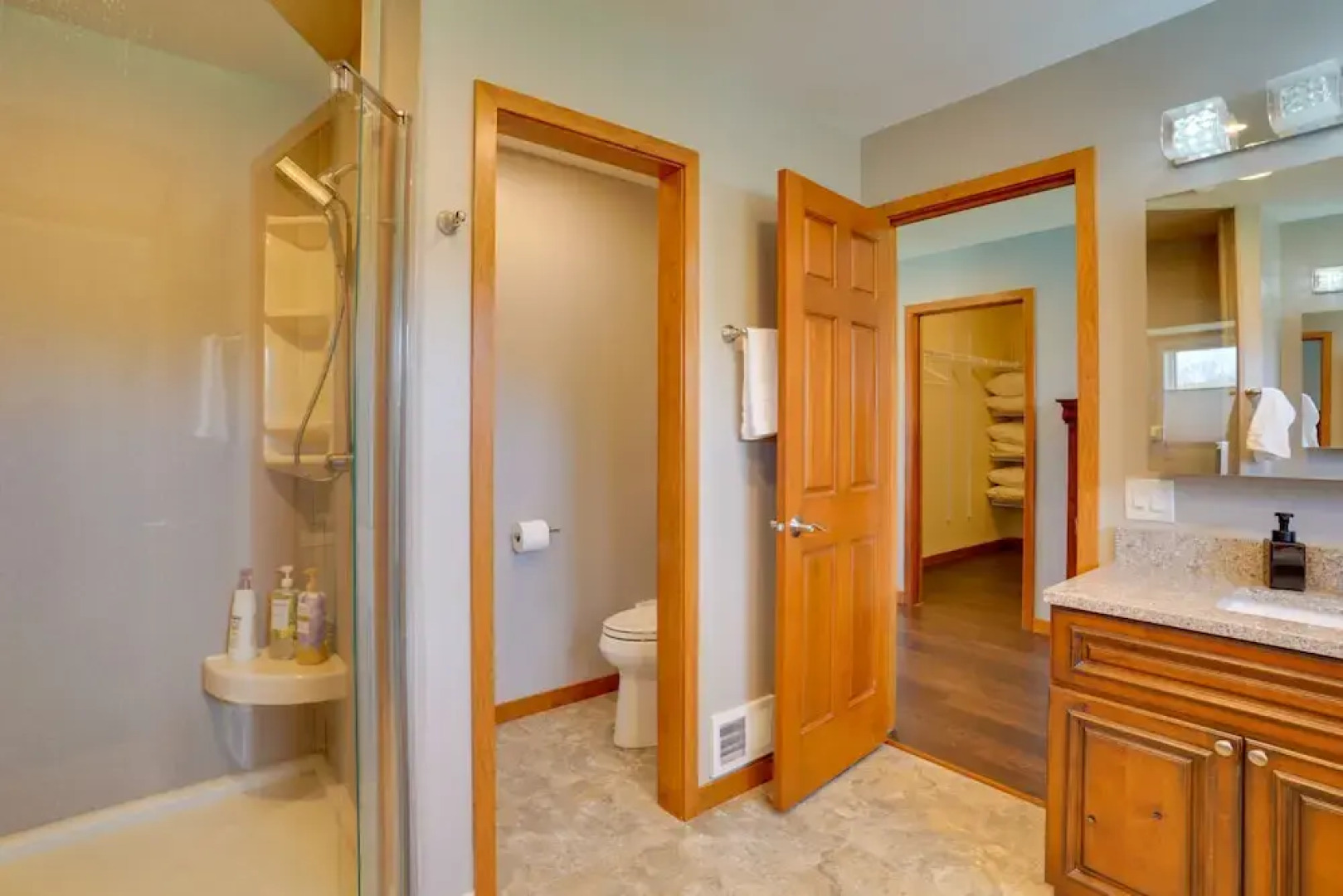 Expansive Retreat on 5 Acres in Shakopee!