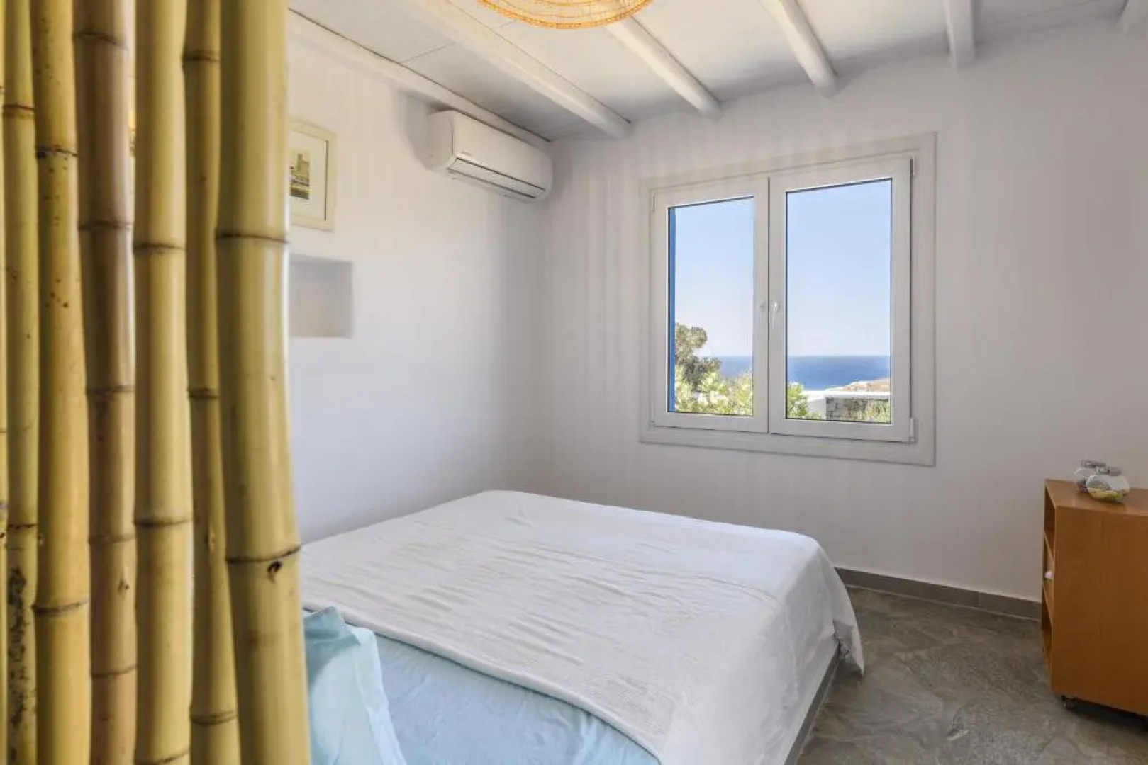 Mesmerising Sea View Lia Residence