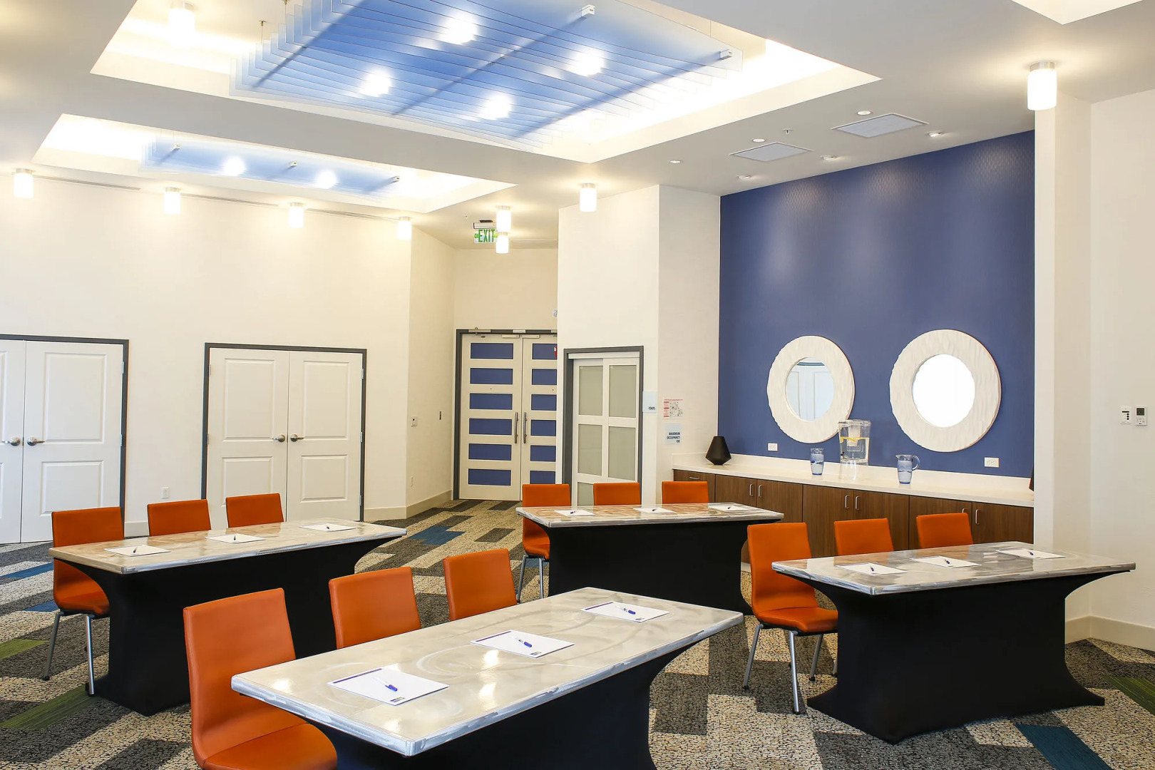 Holiday Inn Express & Suites Louisville Downtown by IHG