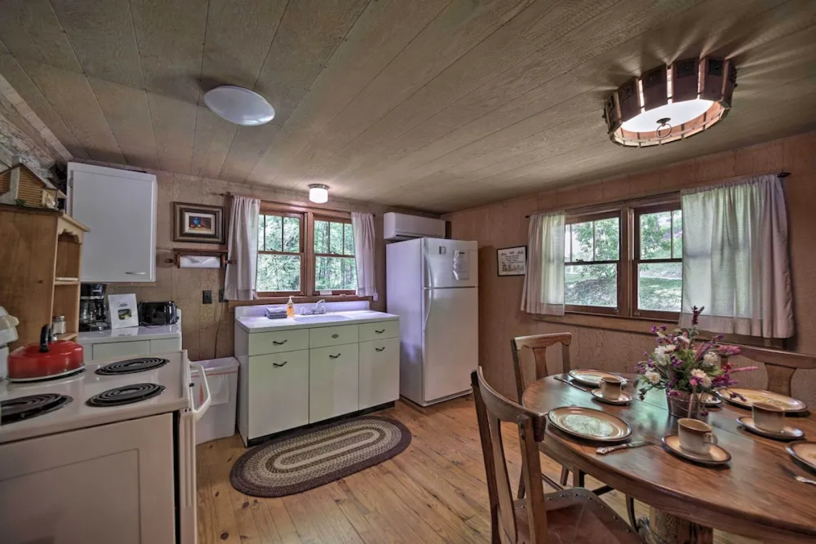 Historic Mountain Cabin: Grill & Hiking Trail!