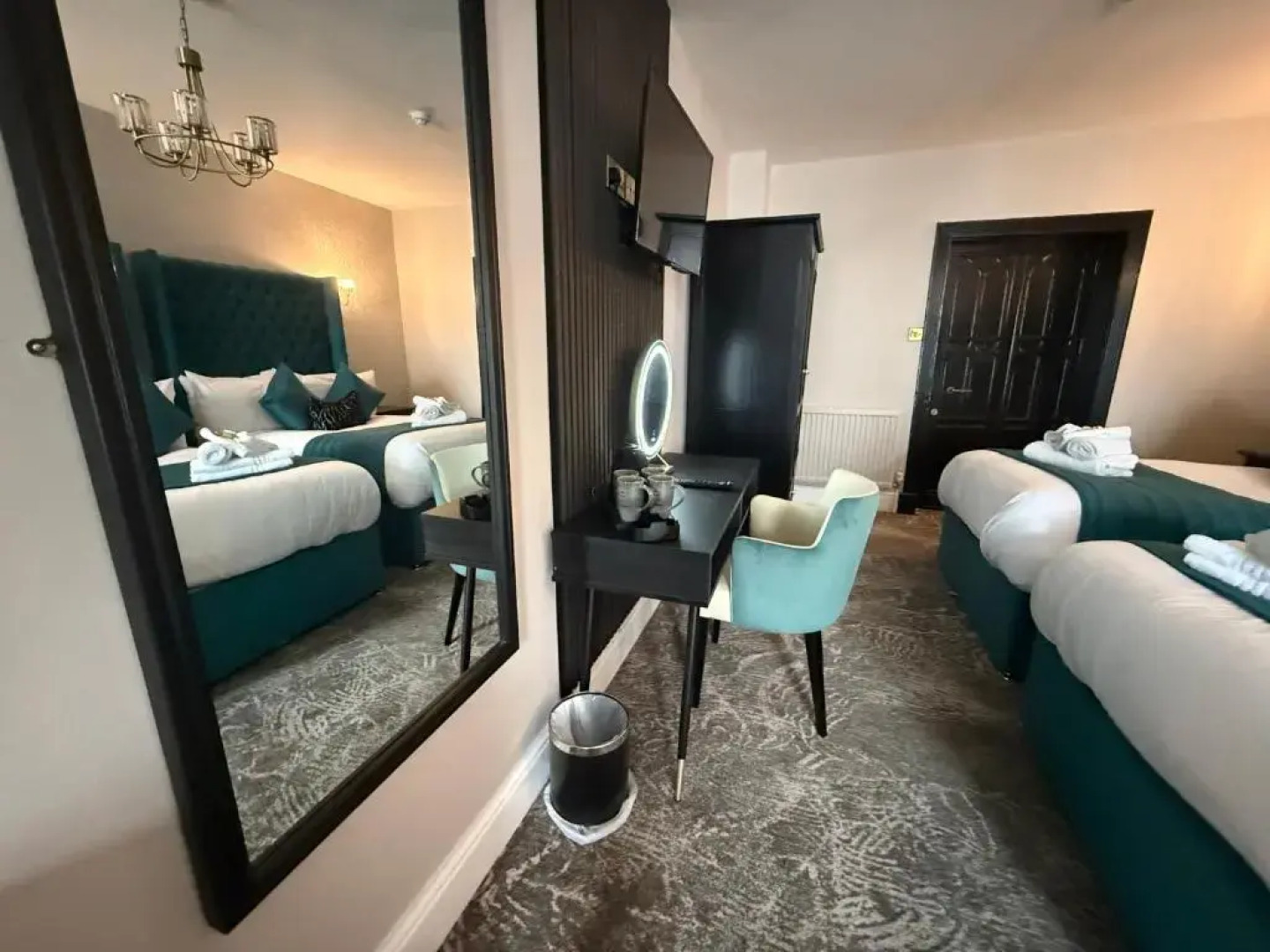 Lyons Woodlands Hall