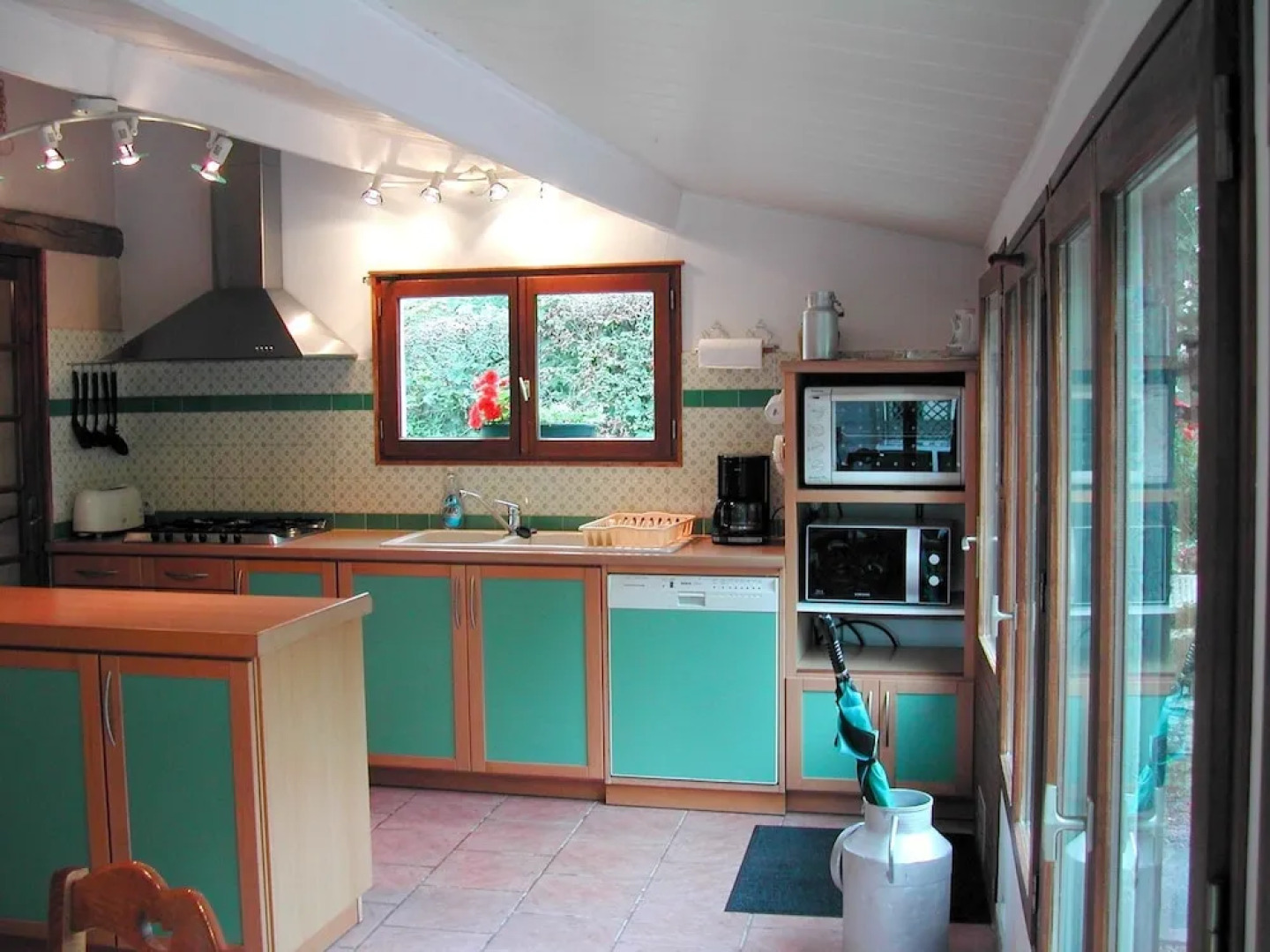 House With 2 Bedrooms in Saint-pierre-la-vieille, With Enclosed Garden