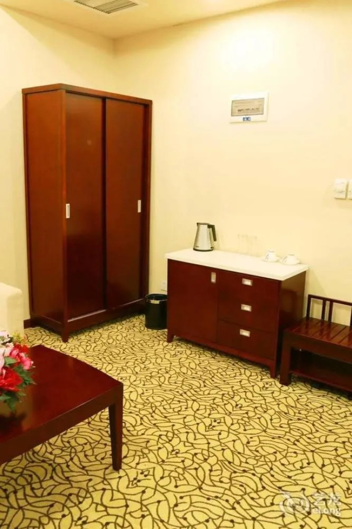 Qingdao Zhongyang Business Hotel