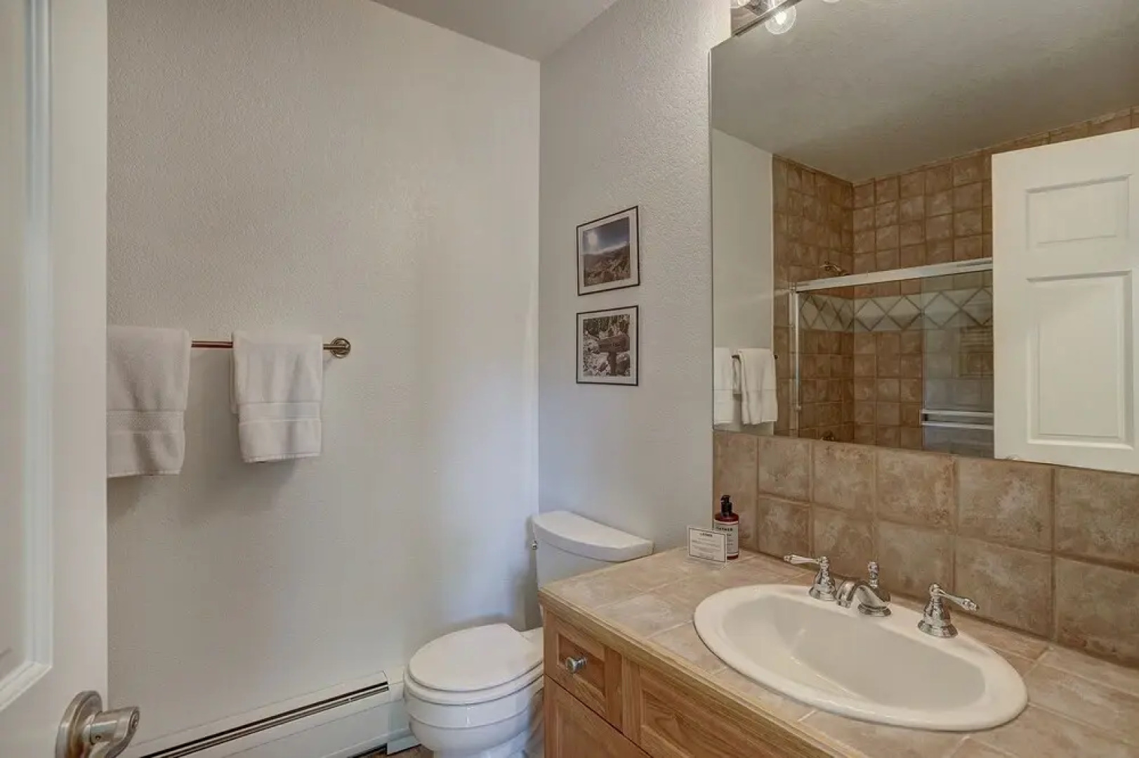 Newly Remodeled 2 Bedroom + Loft on the River 2 Condo by Redawning