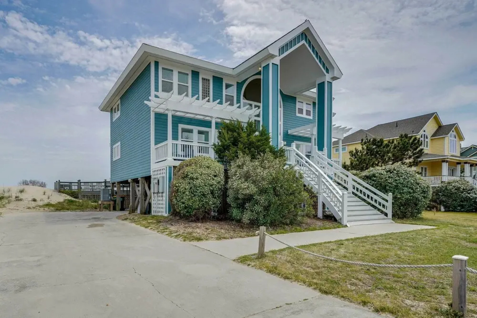 Grand Seaside Escape w/ Direct Beach Access!