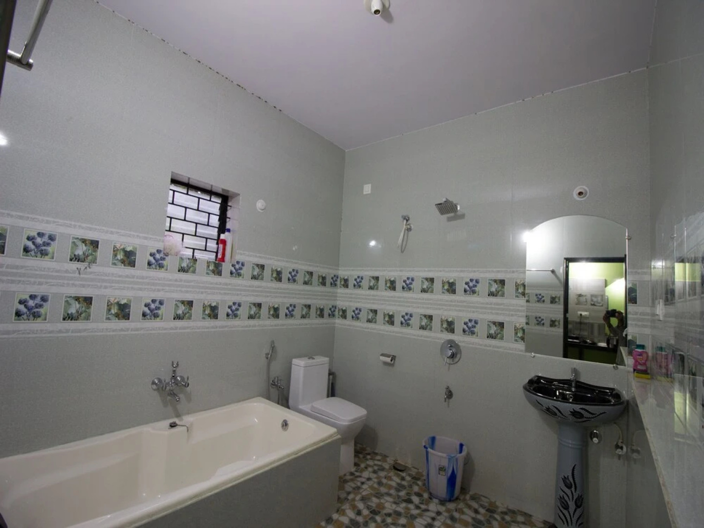 OYO 12852 Home Peaceful 2BHK Ashwem