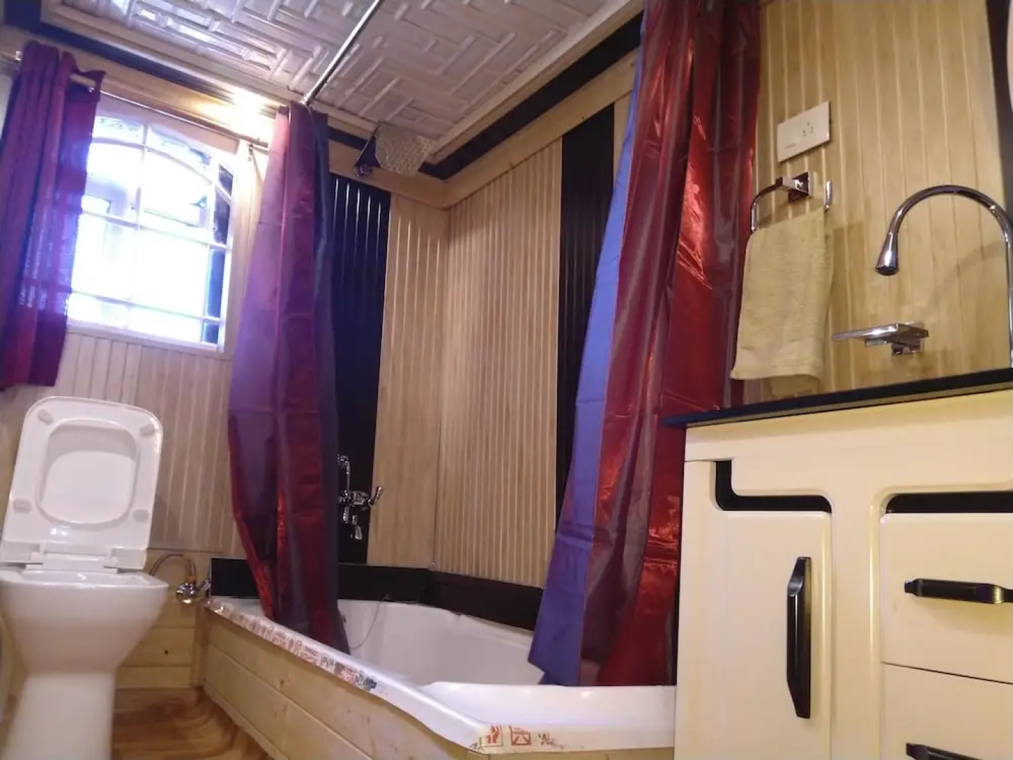 Akbar Group Of Heritage Houseboats