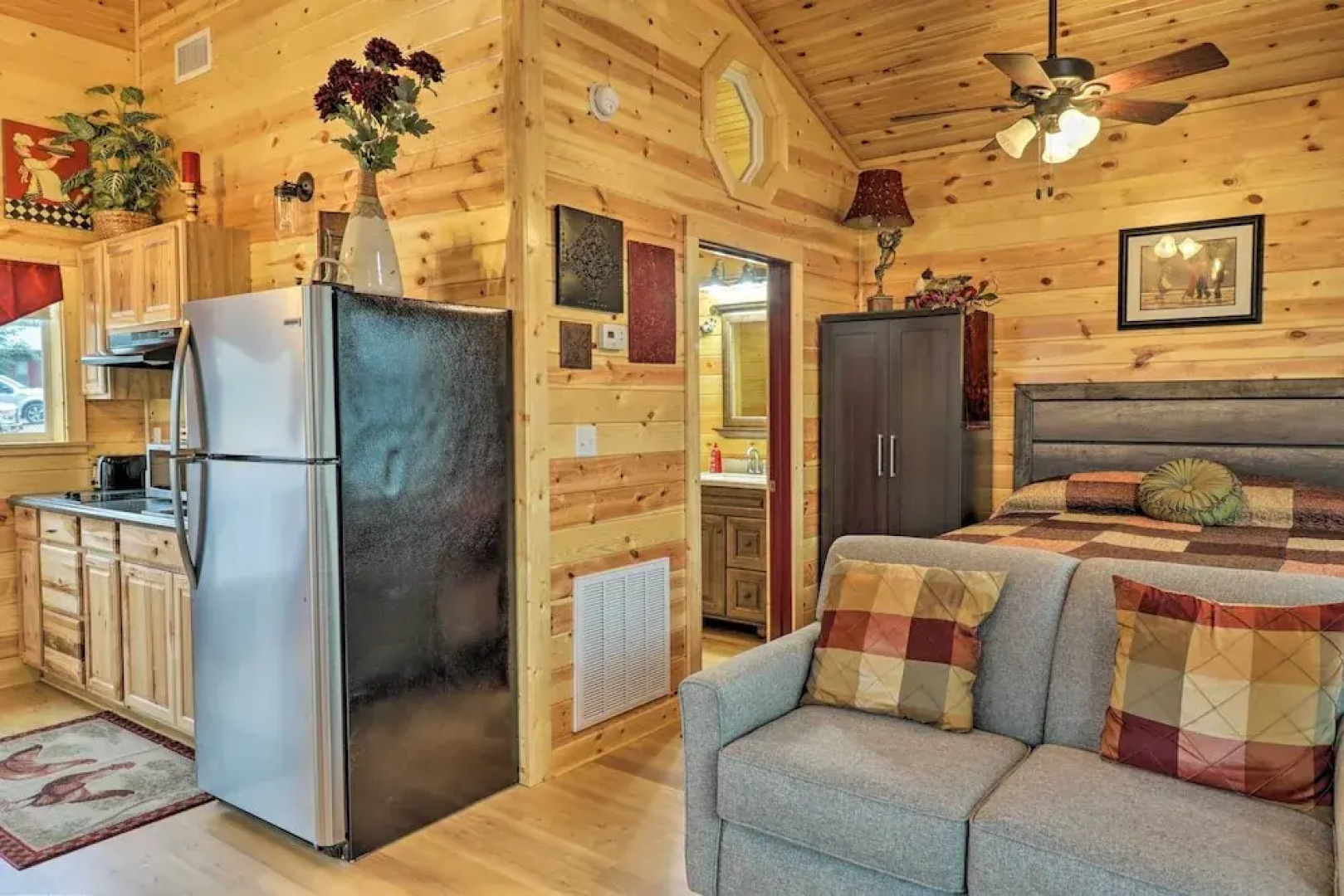 Cozy Heber Springs Cabin w/ Deck & Dock!
