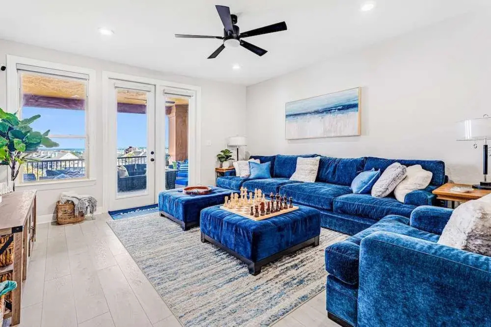 Luxury Waterfront Condo W/pool & Views!