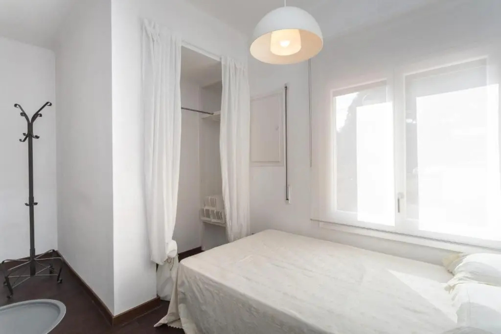 Vila Burriac ,Sunny, Spacious , Private Pool