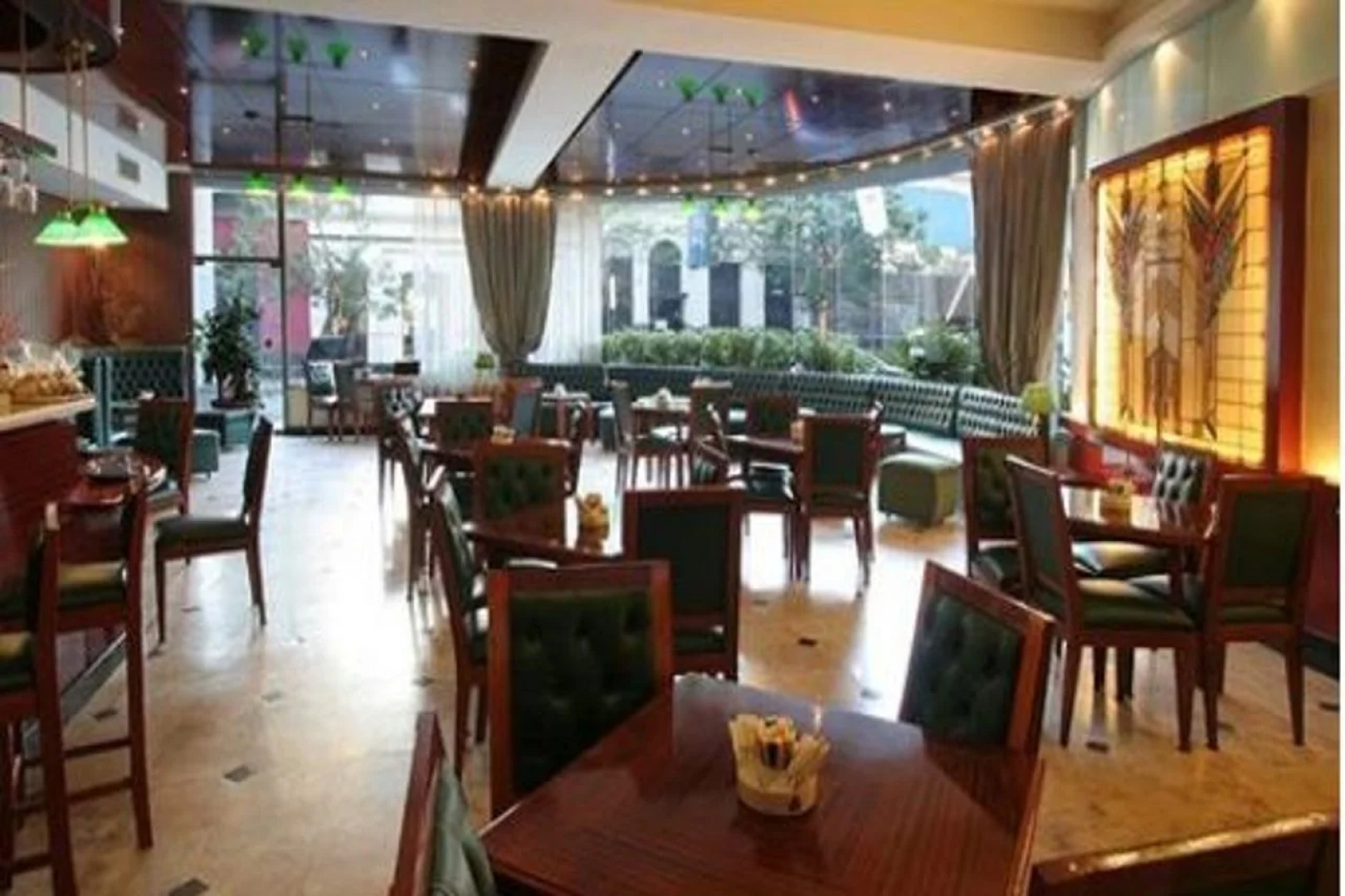 Plaza Real Suites Hotel