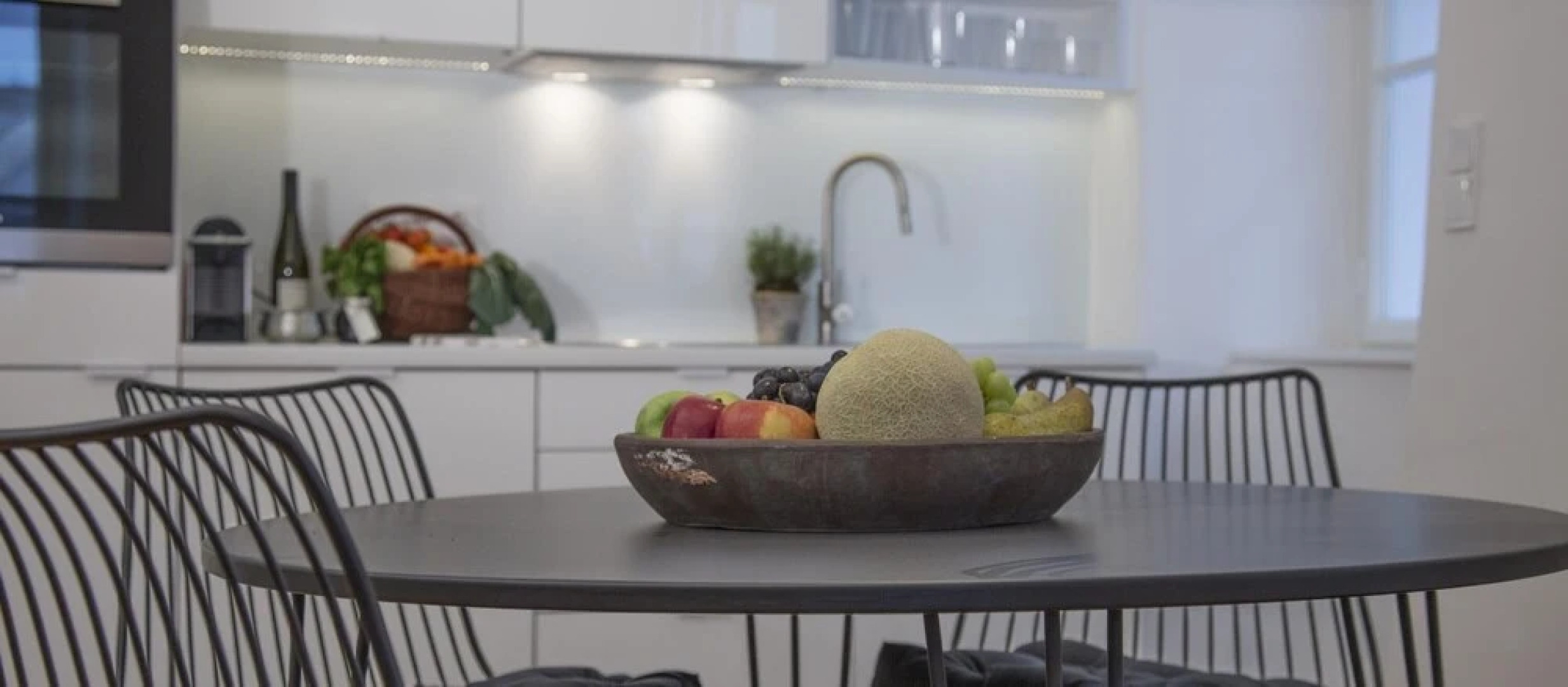 Deluxe Apartment in the City Centre With Private Parking air Conditioning and View