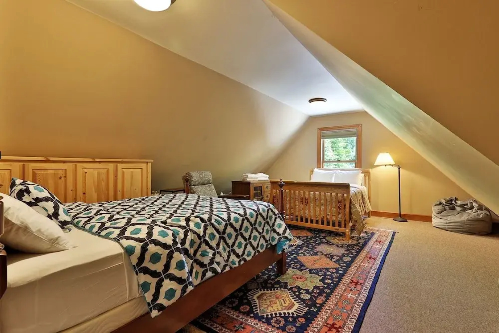 Cortina Mountain Chalet - Outdoor Hot Tub - Close To Pico And Killington Mountains 3 Bedroom Home