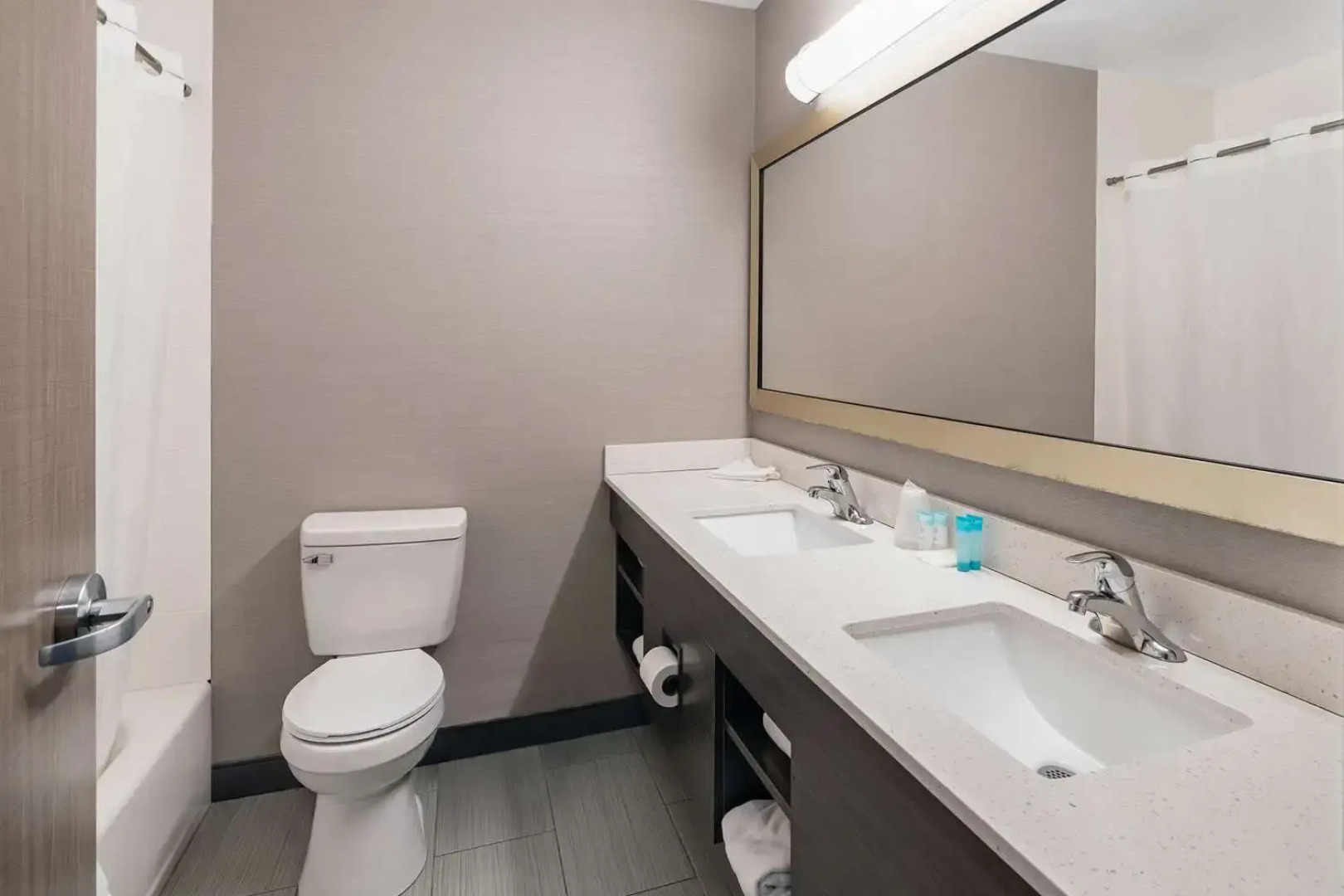 Americas Best Value Inn Foxboro