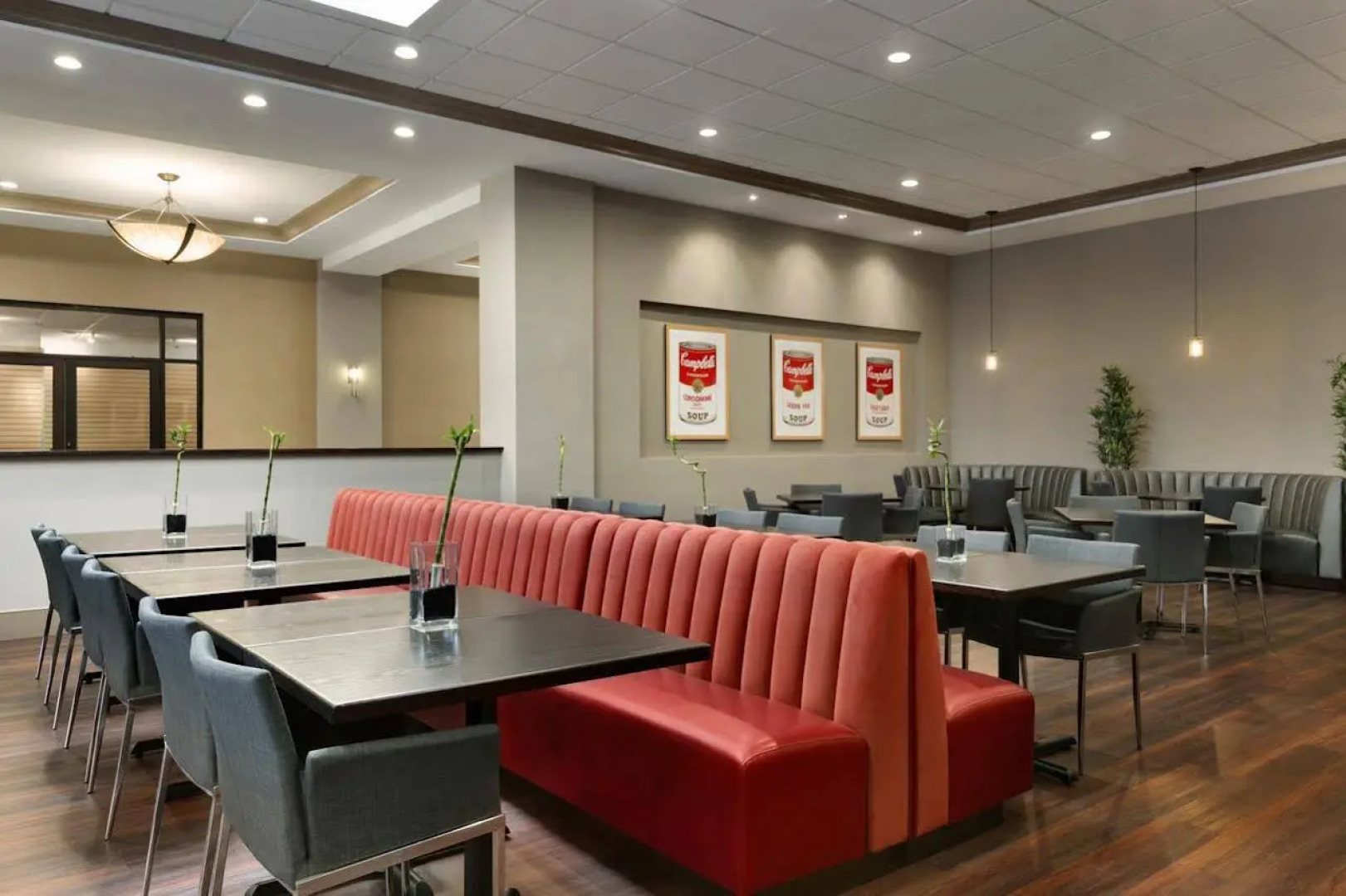 Skyline Hotel Detroit Airport, SureStay Collection by BW