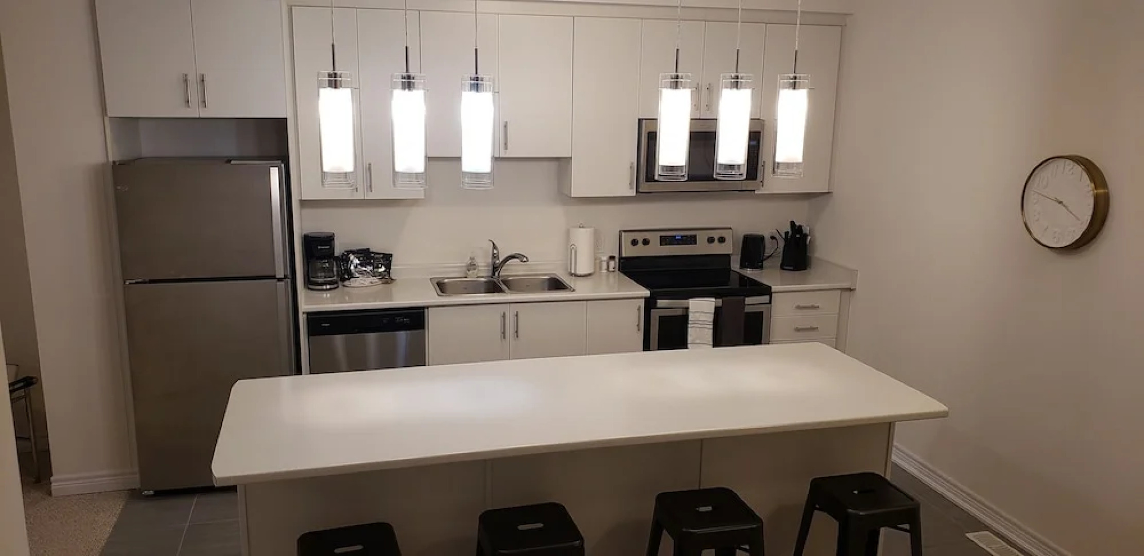 Extravagant Brand New Town House