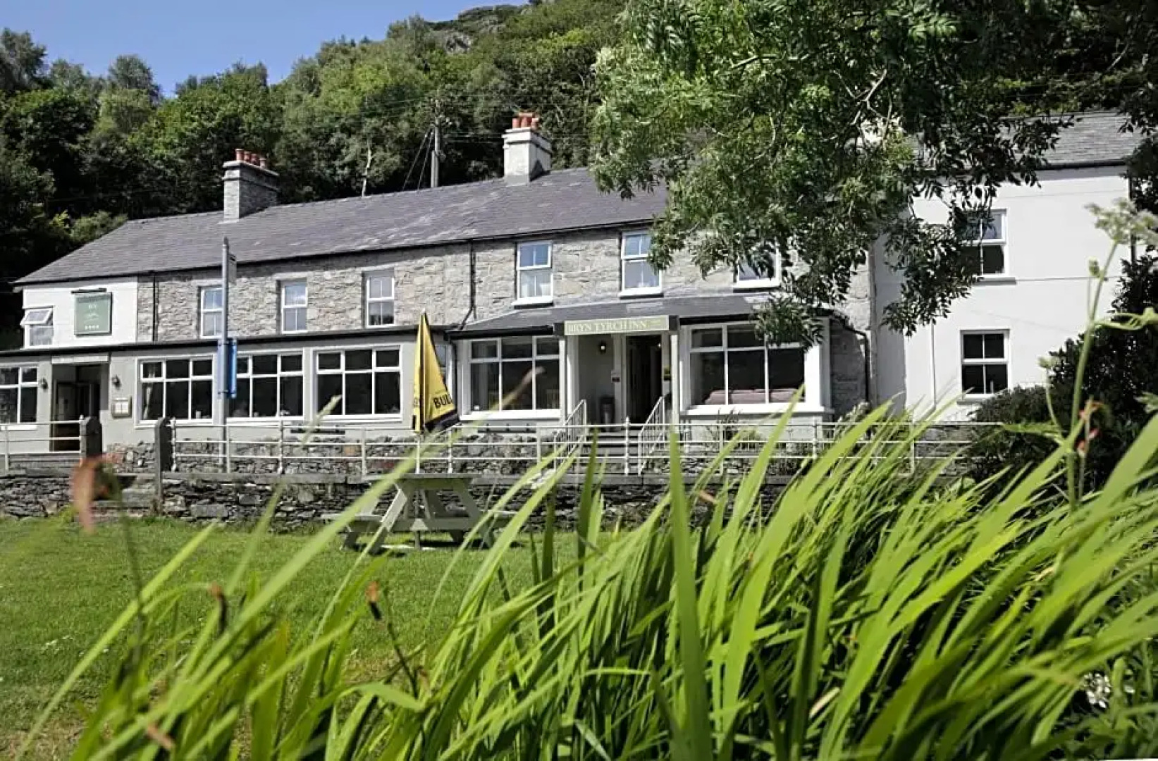 Bryn Tyrch Inn