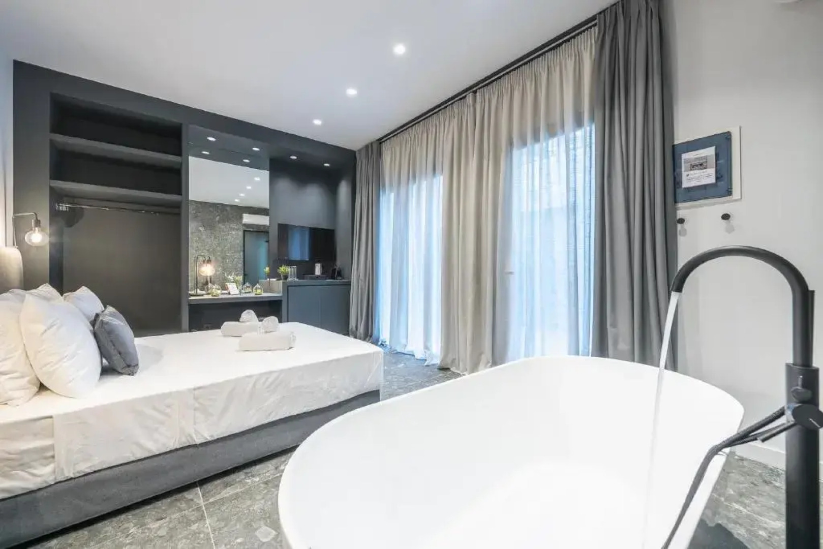 The Asprogeraka - self check-in rooms