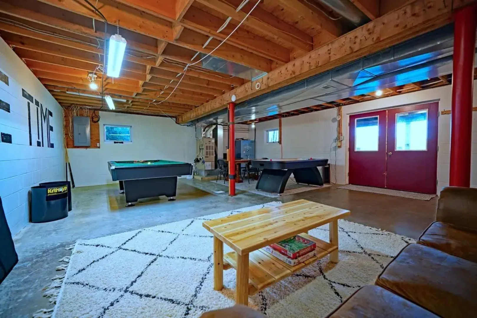 Lazy Bear Lodge ~ Mountain Views ~ Pool Table