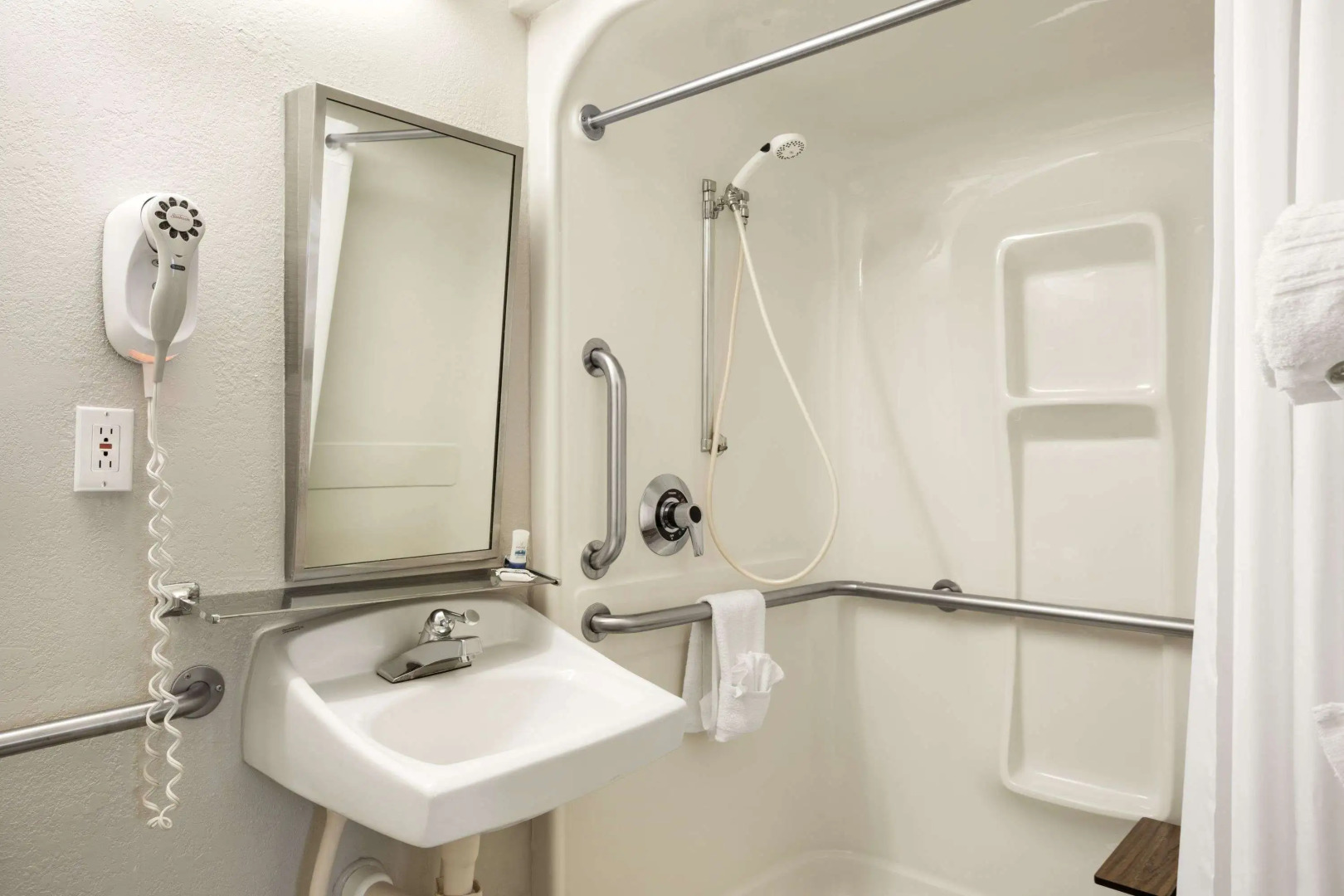 Microtel Inn by Wyndham Louisville East