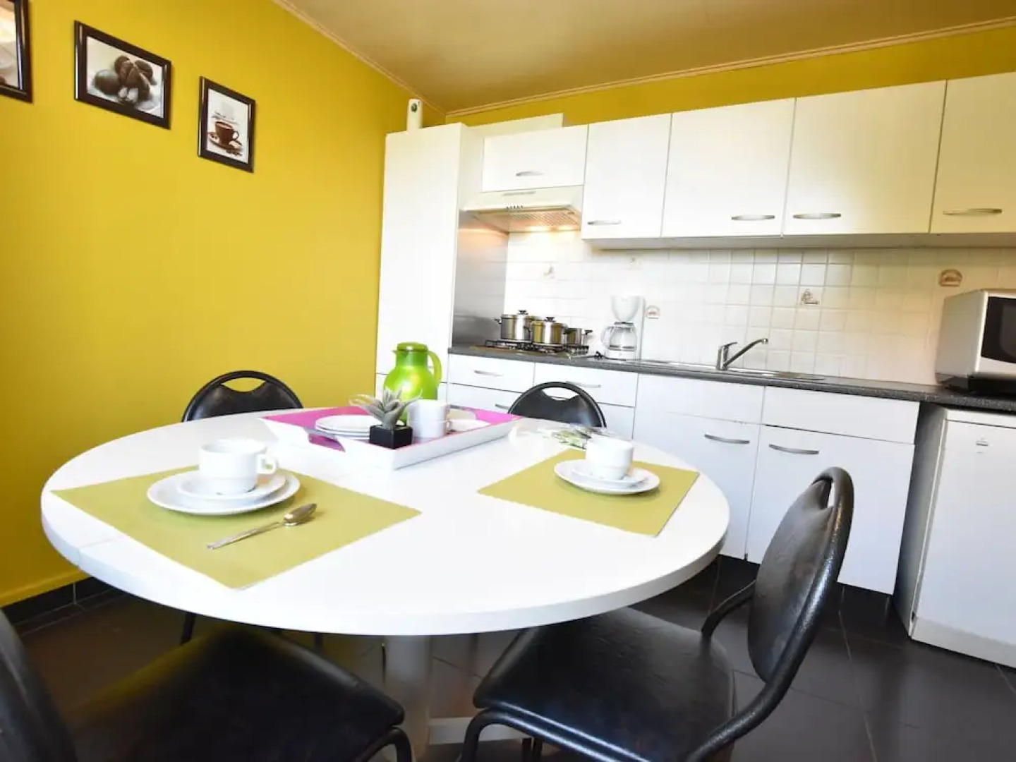 Graceful Holiday Home in Beveren aan de Ijzer With Terrace