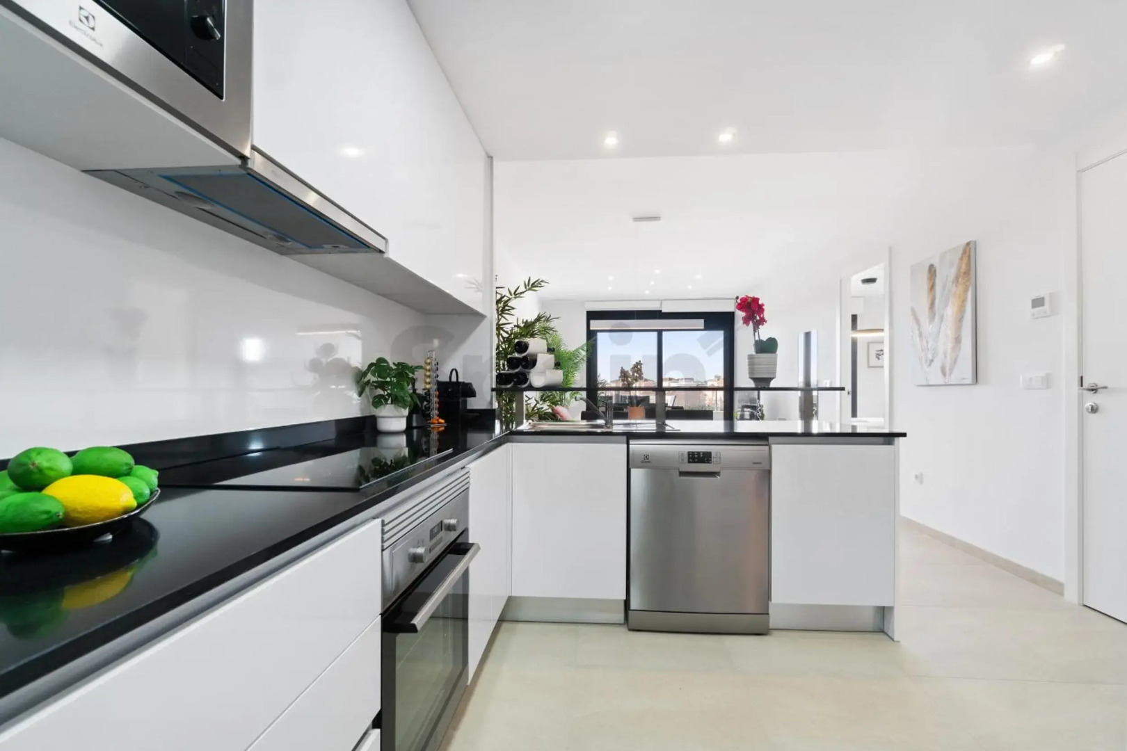 Exclusive apartment in Flamenca Village with gym, sauna, 3 pools - 600 m from the beach