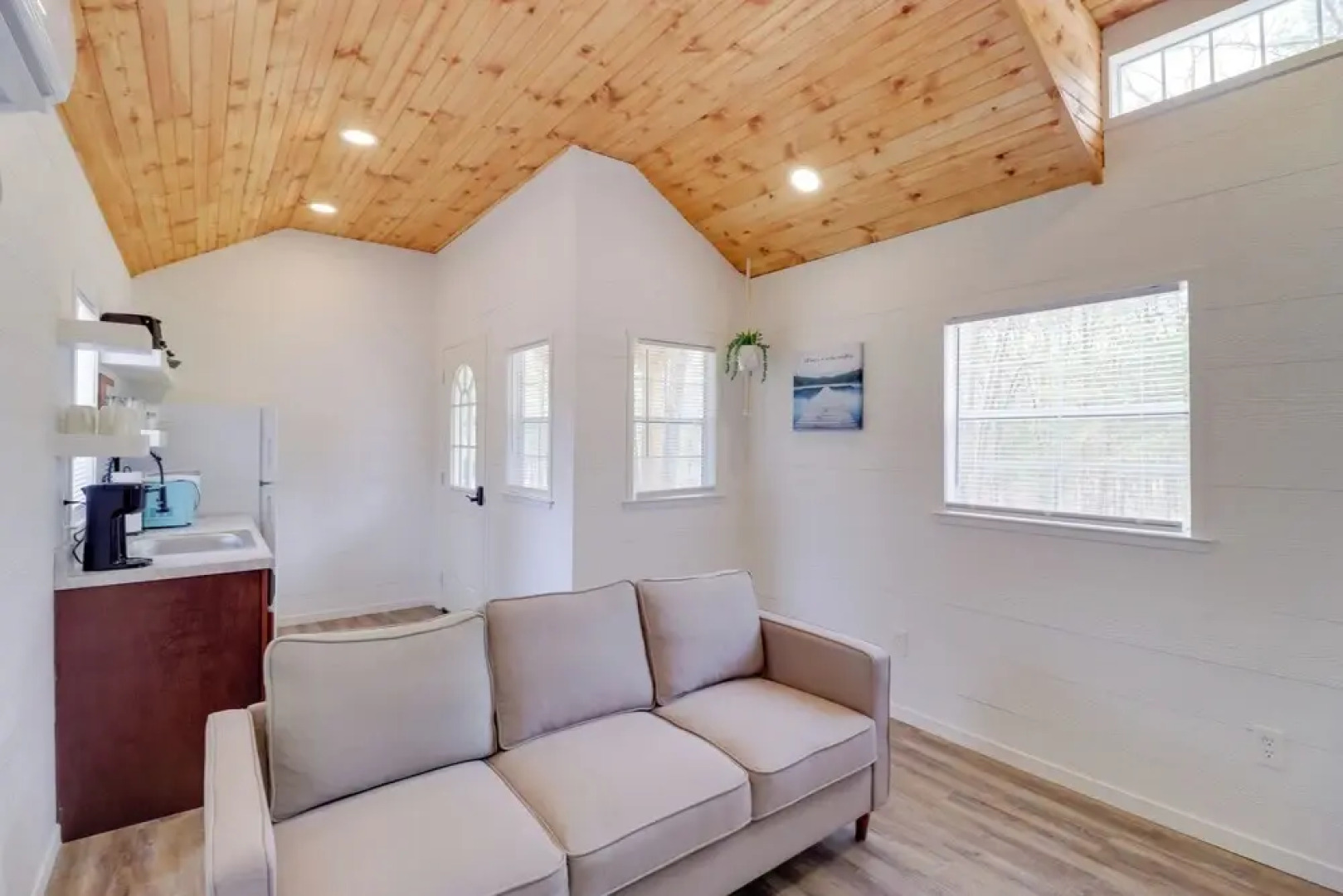 Steps to Greers Ferry Lake: Tumbling Shoals Cabin!