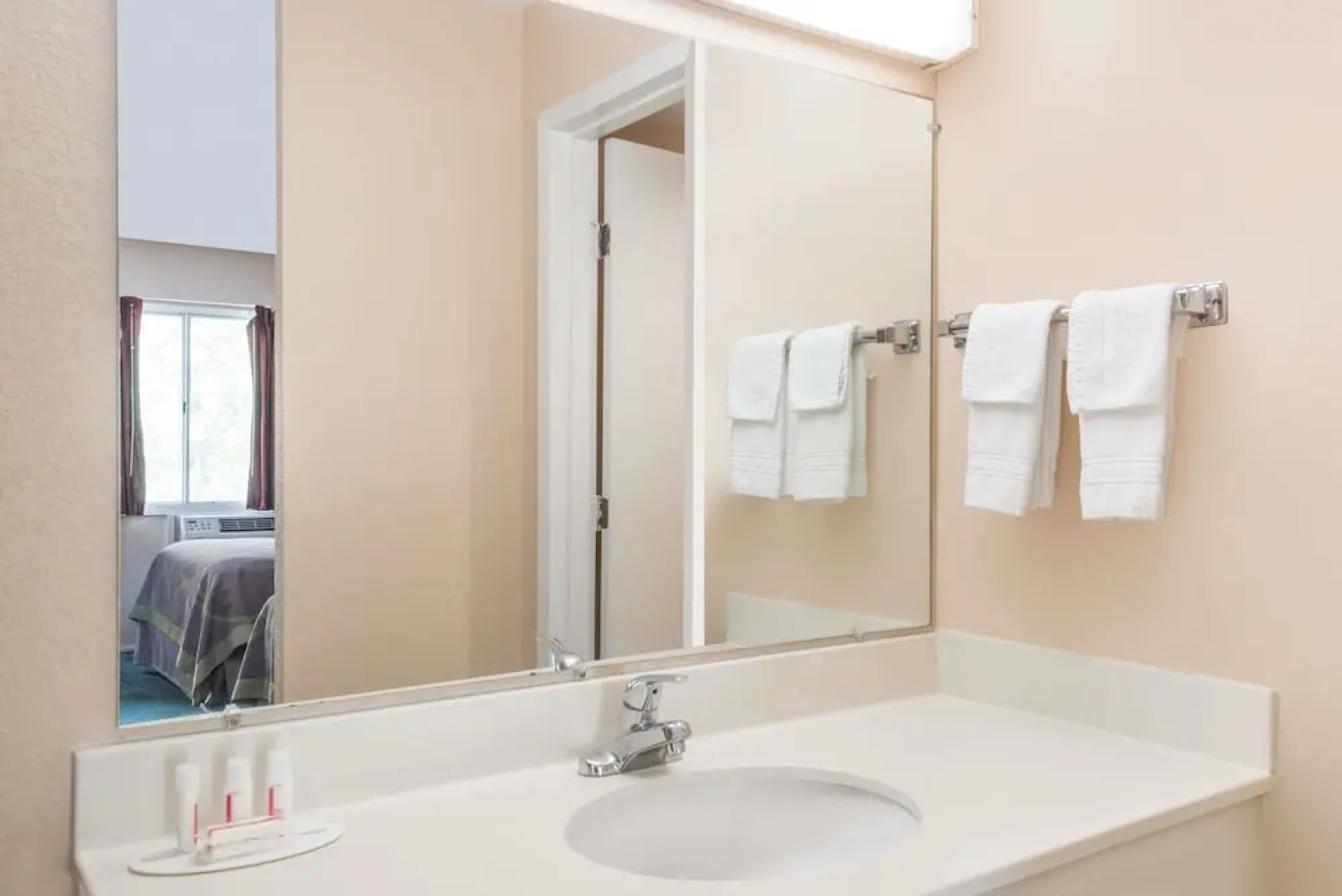 Days Inn by Wyndham Lenox MA