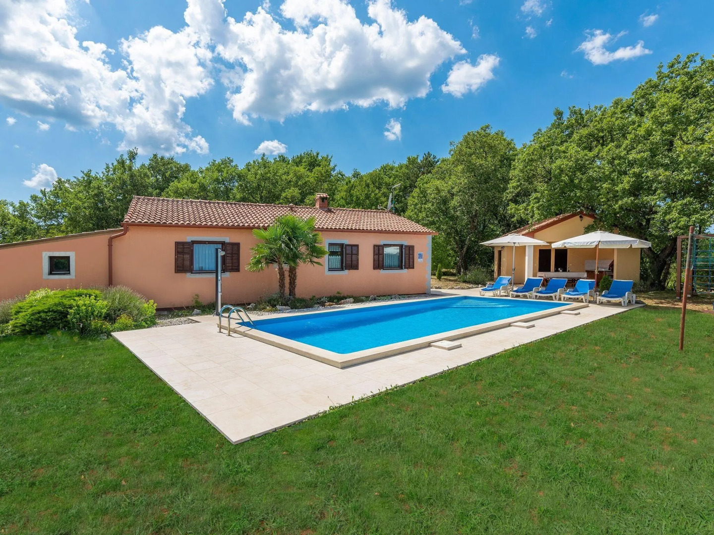 Holiday home Fragola with Outdoor Swimmingpool  in Tinjan