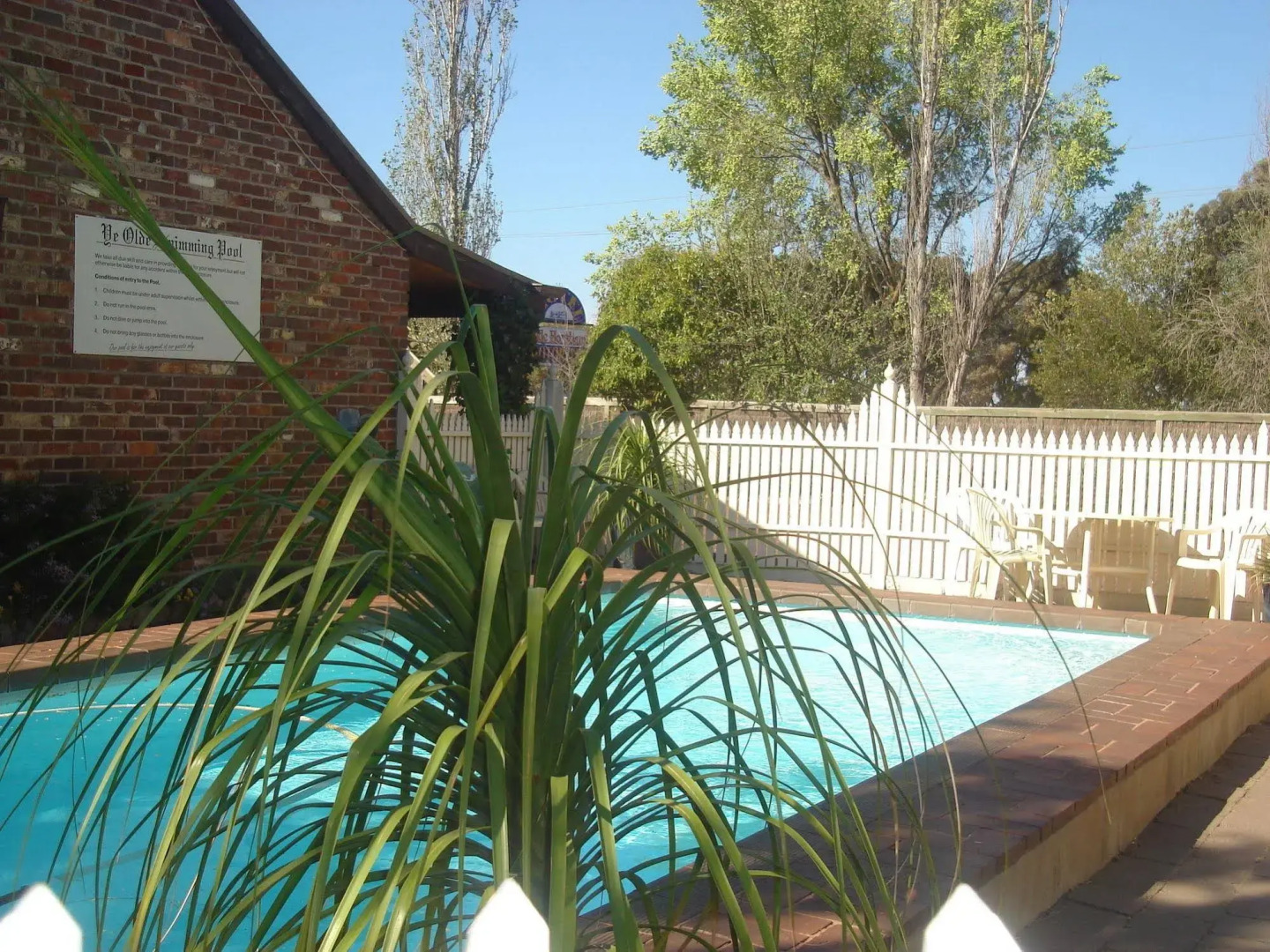 Olde Horsham Motor Inn