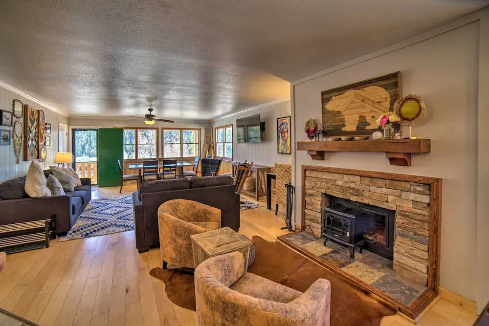 Red River Condo w/ Fire Pit: 1/2 Mi to Slopes!