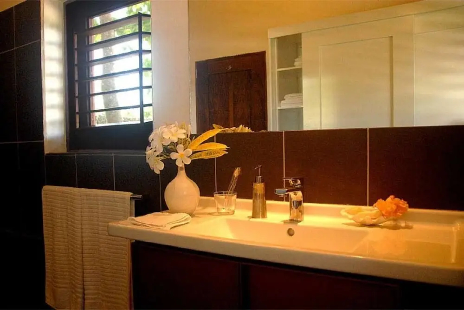 Vanuatu Uncharted Sport Fishing Lounge