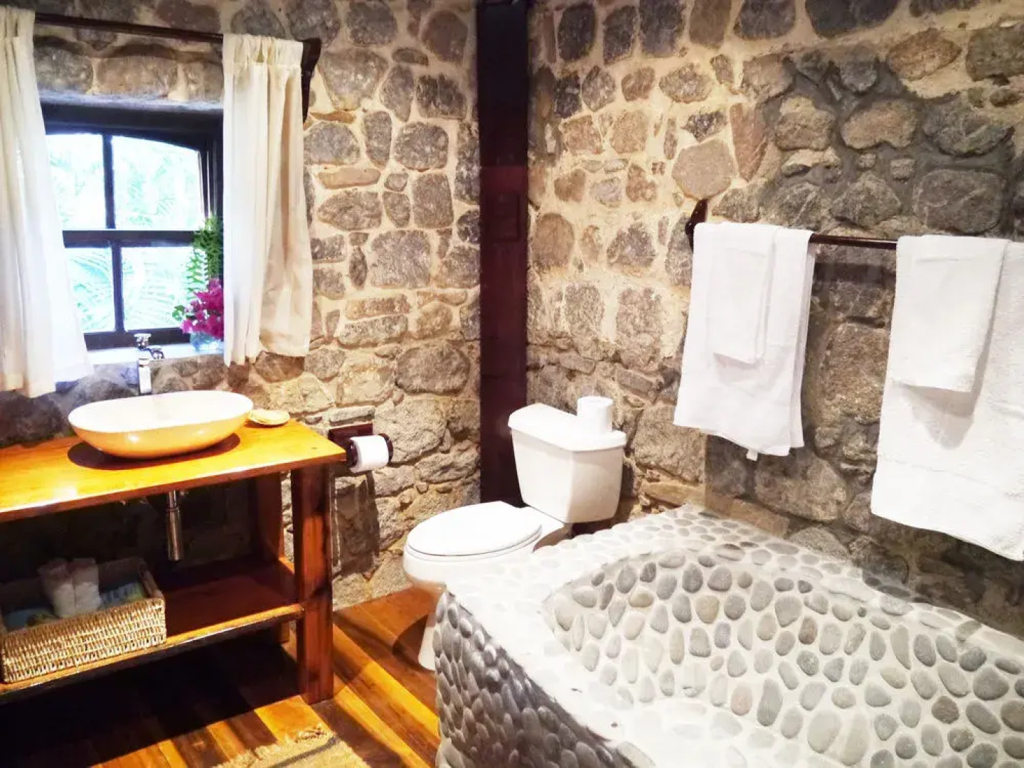 The Old Fort, Natural Hotel & Estate