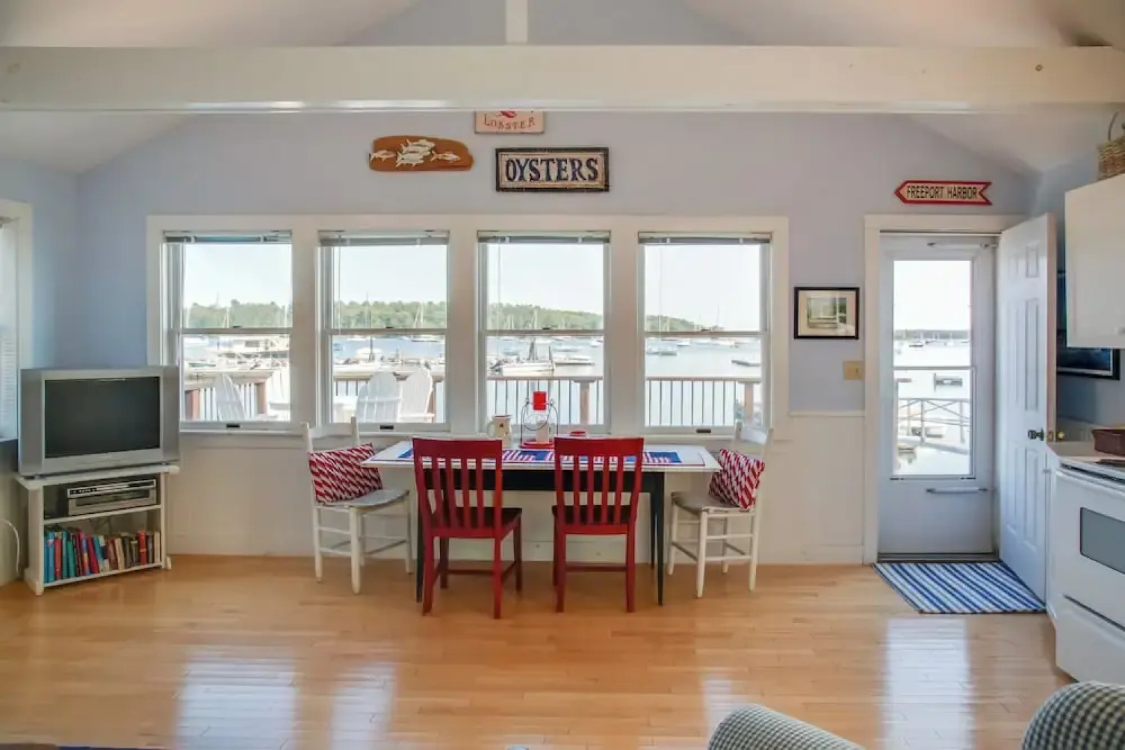 'heron Cottage' on Casco Bay w/ Deck & Boat Dock!