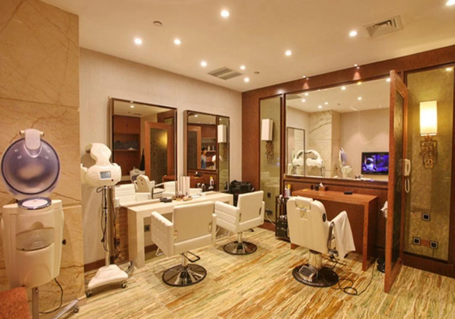 Top Elites City Resort Spa Hotel