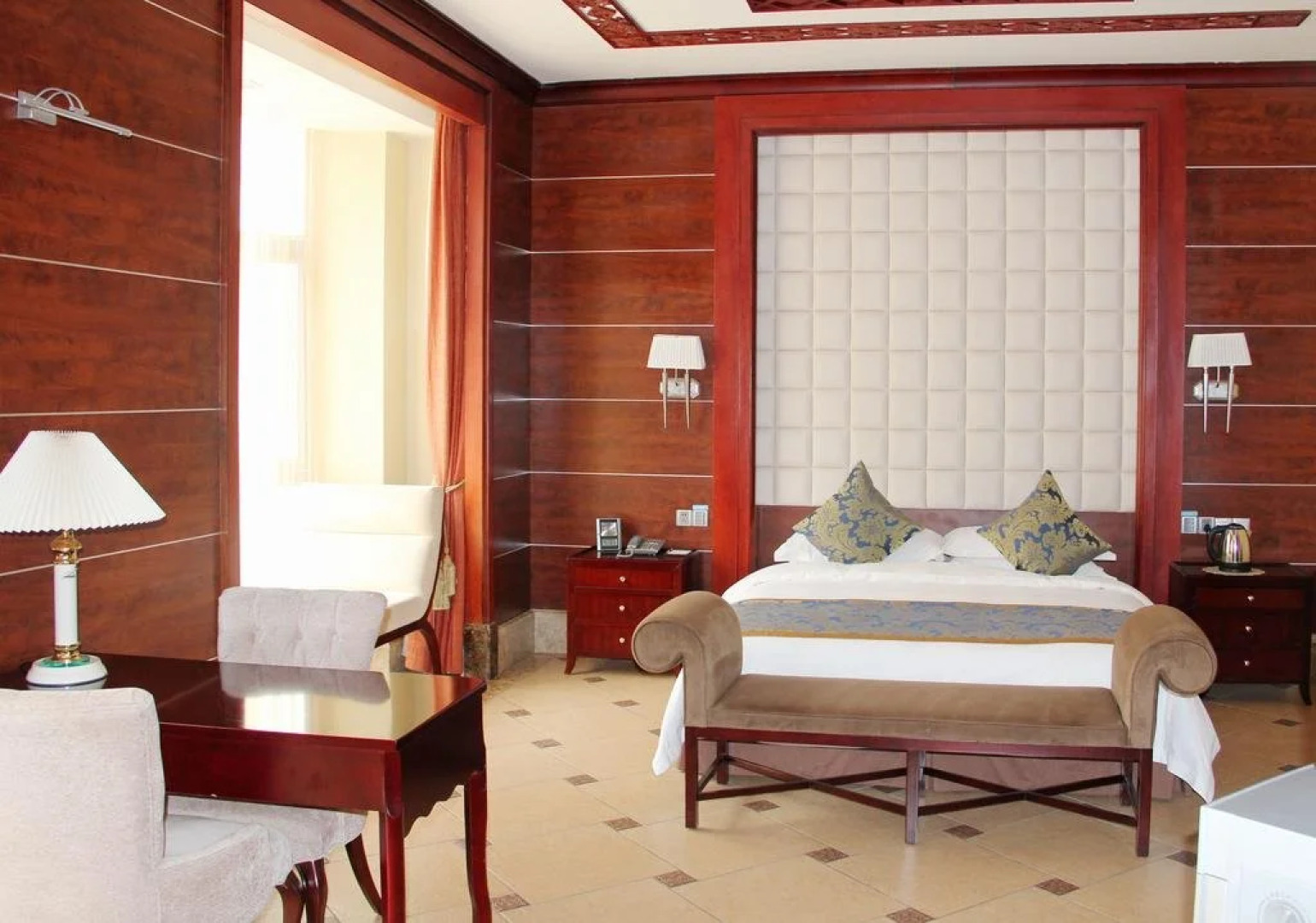 Qinghua Business Hotel