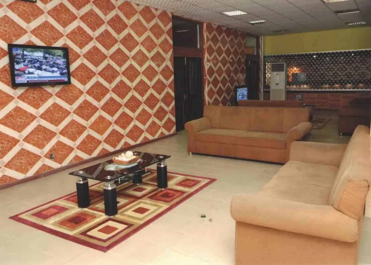 Naptin Executive Hotel And Suites