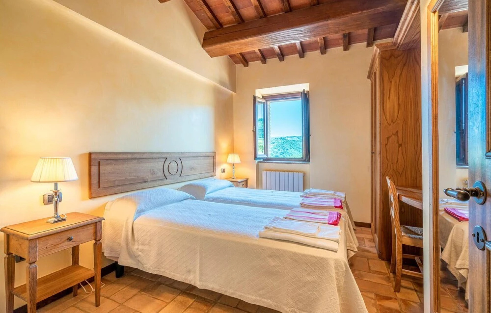 Beautiful Home in Camerino With Outdoor Swimming Pool, Wifi and 2 Bedrooms