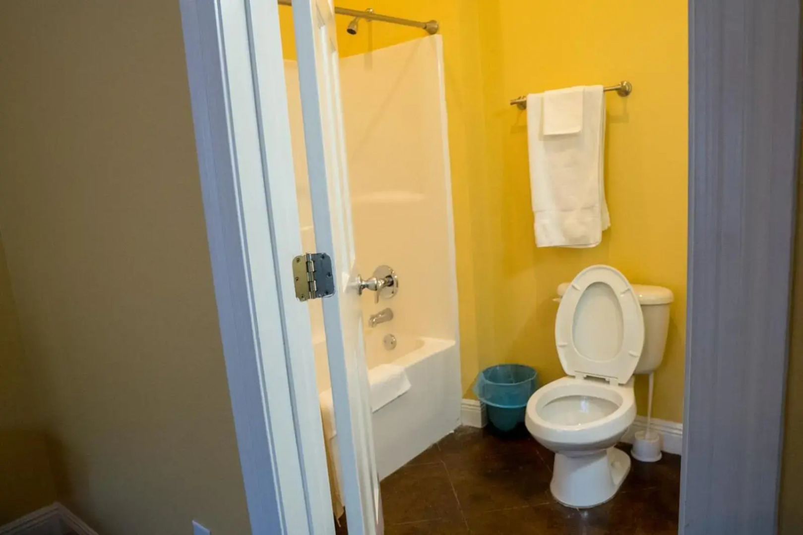 Gorgeous 3 Beds 2 Bath Home Perfect for Long Stays -E-