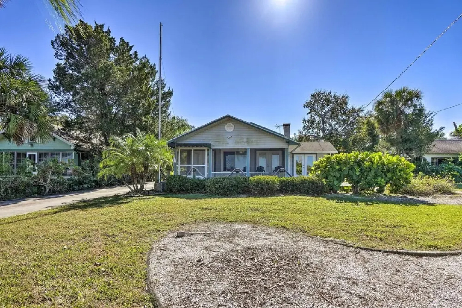 Charming Port Richey Retreat w/ Shared Dock