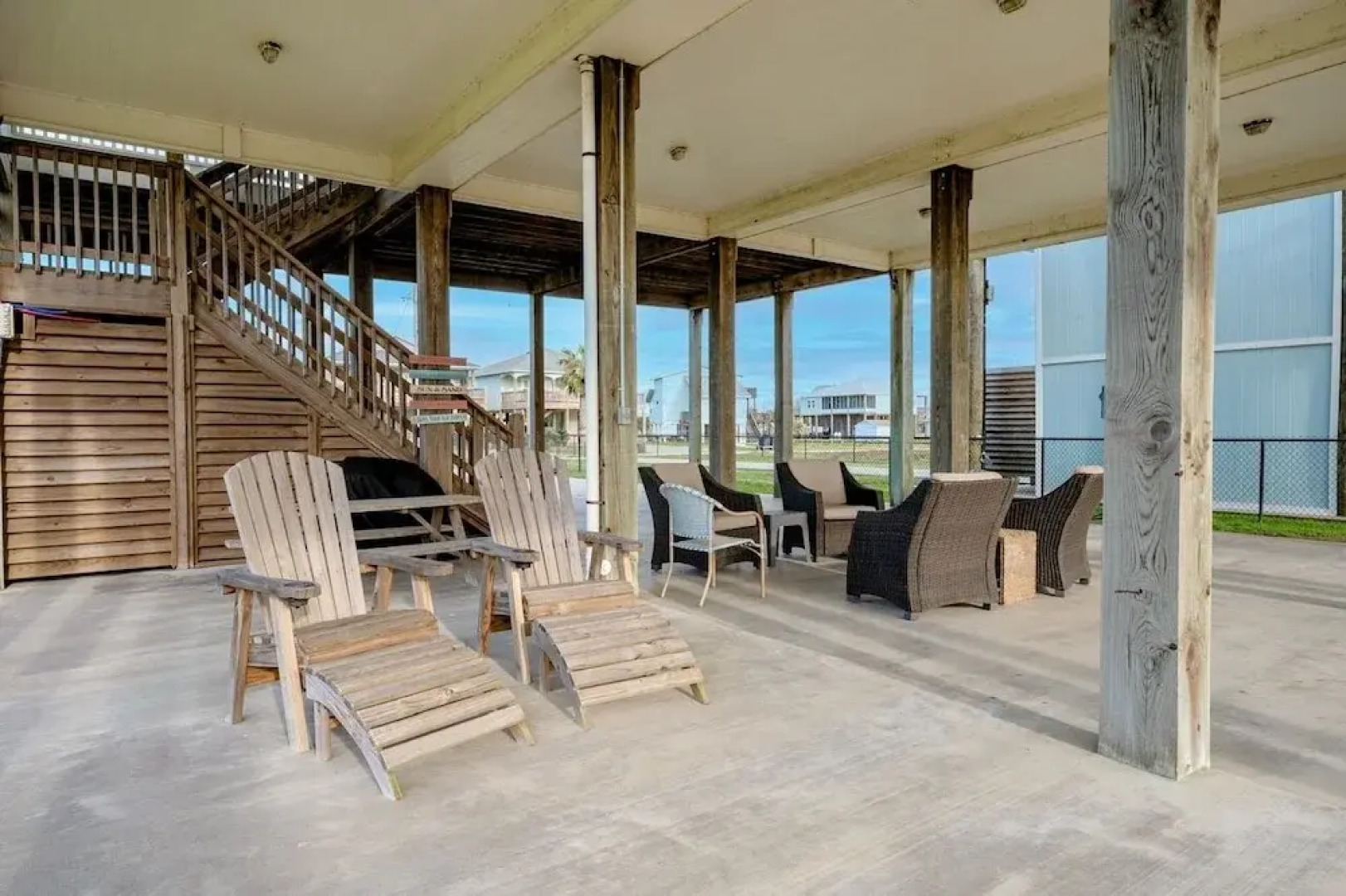 The Beach House 3 Bedroom Home by RedAwning