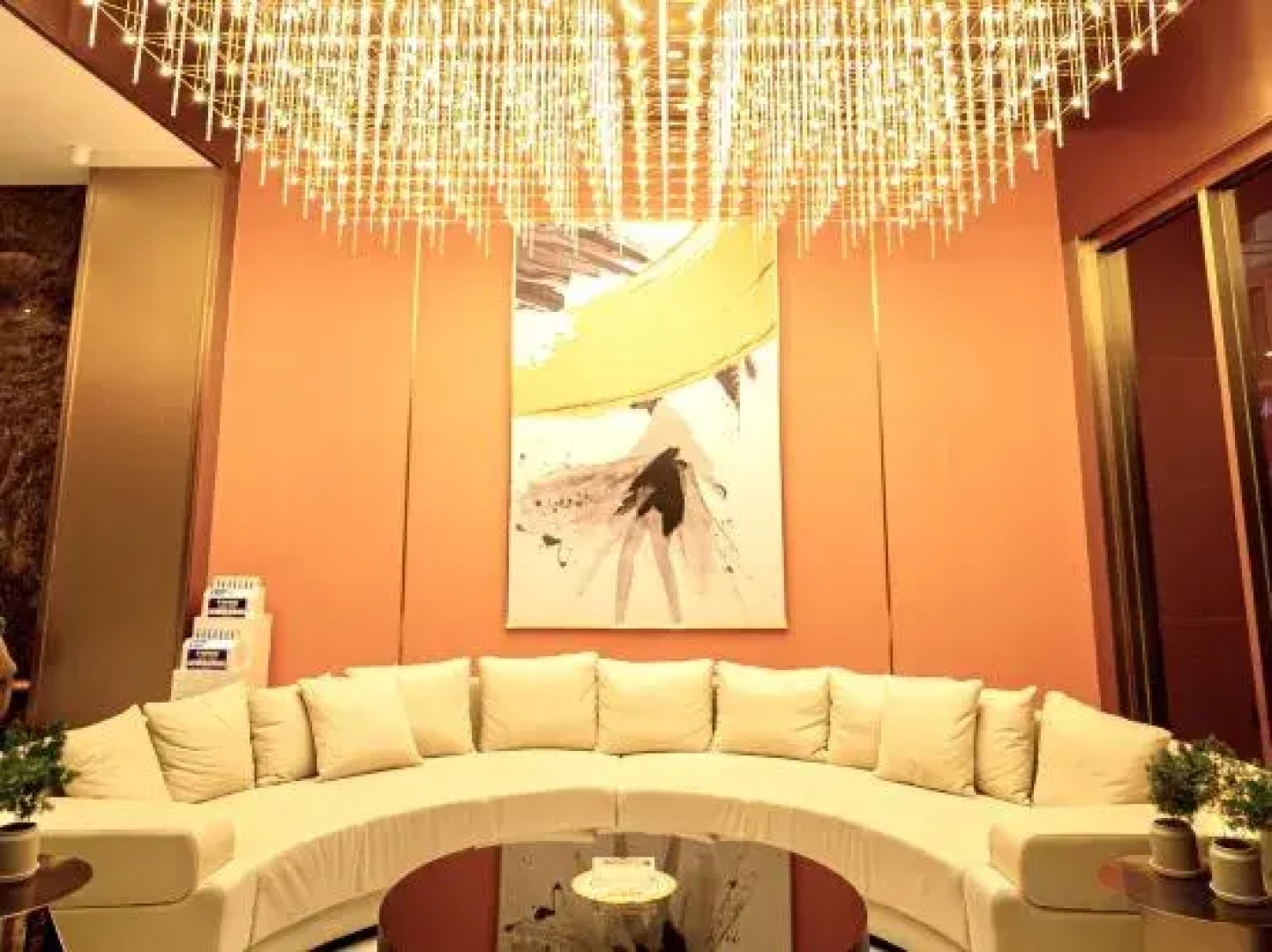 No.1 International Hotel