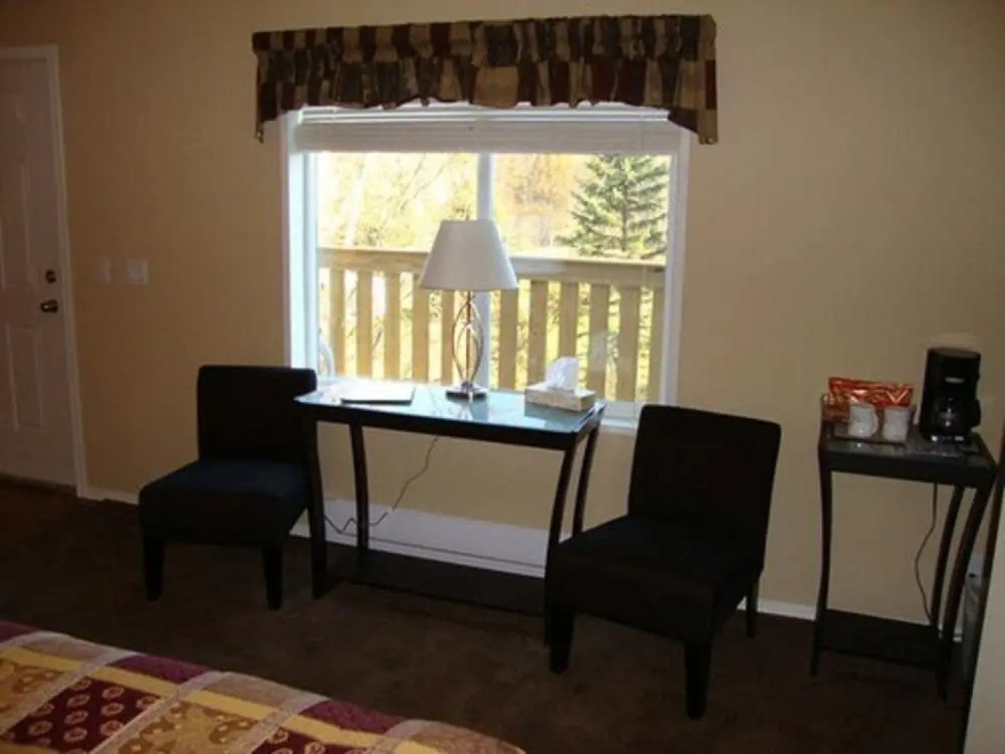 Helmcken Falls Lodge