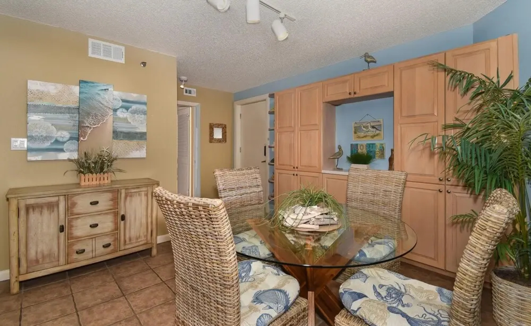 Beachfront Palm House - Walk Right out to the Pool Beach Access - Ph1b