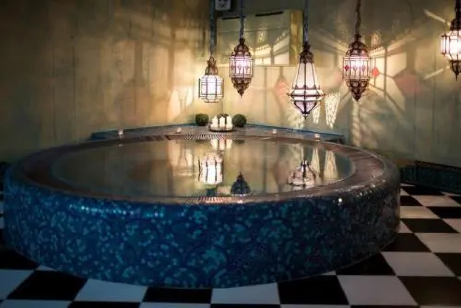 Apvalaus Stalo Klubas