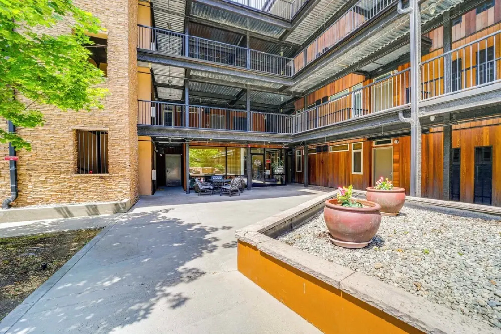 Steps to Lake Chelan: Condo w/ Resort Amenities!